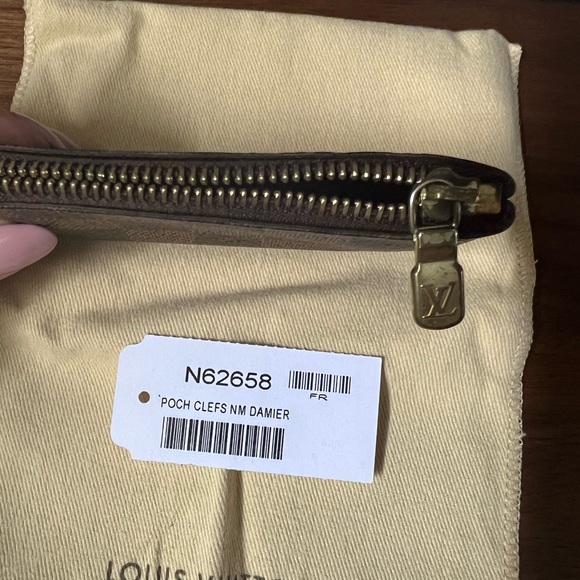 Louis Vuitton Damier key pouch - Picture 2 of 6